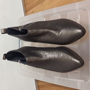 Size 8 Seychelles metallic glitter booties with zipper